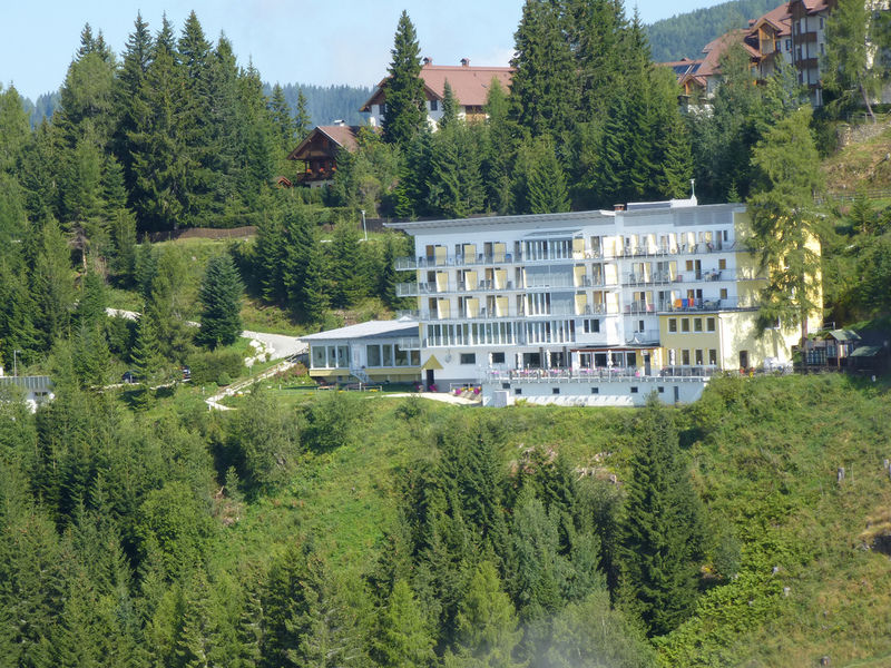 Sonnenhotel Zaubek เทรฟเฟน ภายนอก รูปภาพ