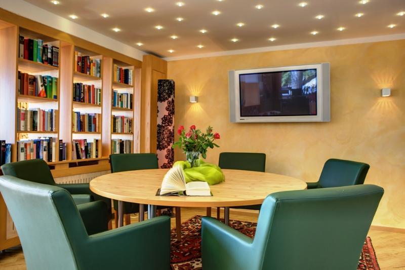 Sonnenhotel Zaubek เทรฟเฟน ภายนอก รูปภาพ