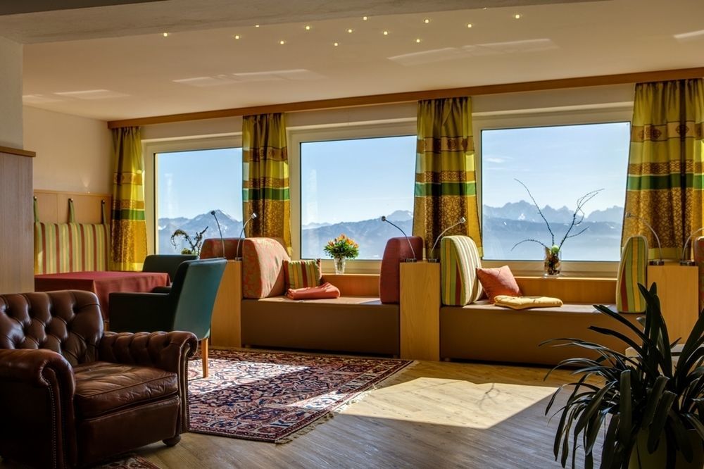 Sonnenhotel Zaubek เทรฟเฟน ภายนอก รูปภาพ