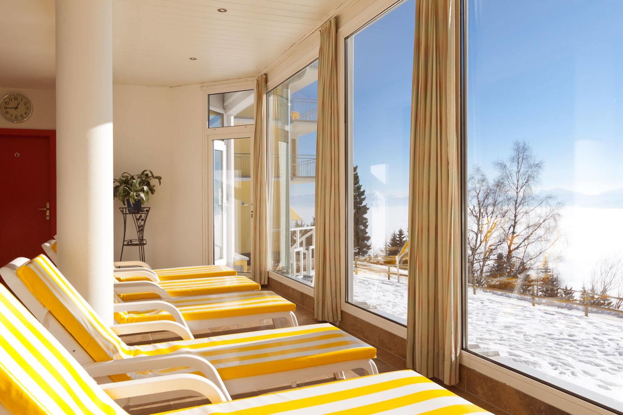Sonnenhotel Zaubek เทรฟเฟน ภายนอก รูปภาพ